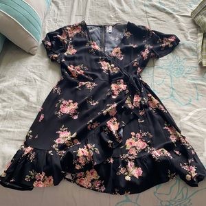 Short sleeve floral wrap dress